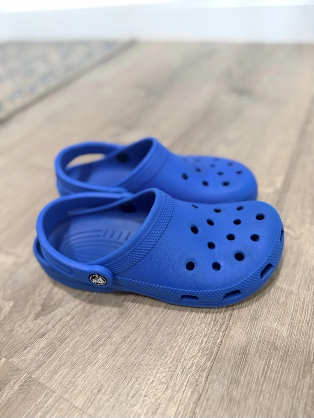 CROCS Kids Classic Clog in Bright Blue